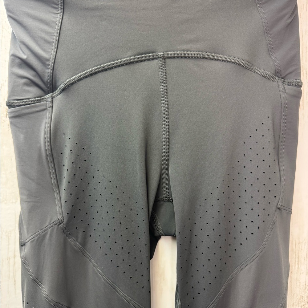 Lululemon Dark gray Perforated Leggings size 4 - Picture 2 of 12